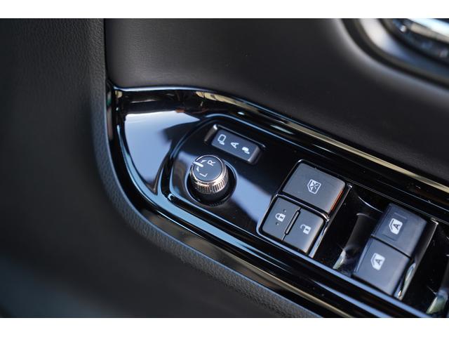 �I�[�g���g���N�^�u���h�A�~���[�X�C�b�`�������h�A���b�N�ƘA�����ăh�A�~���[���i�[�E�W�J���Ă���܂���