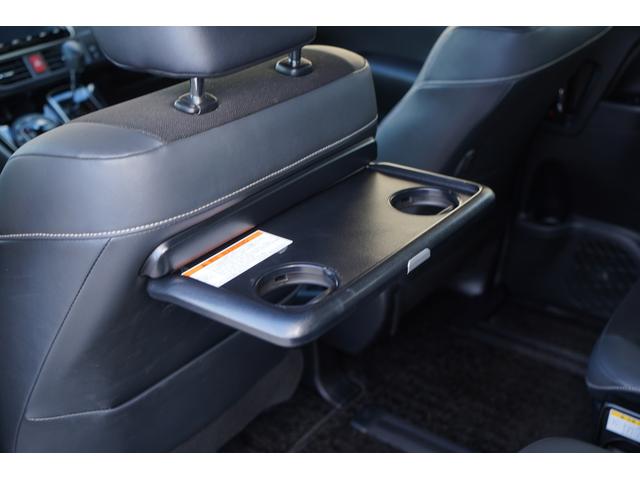 �V�[�g�o�b�N�e�[�u���������㕔���Ȃł̐H����A�^�u���b�g��X�}�z�ł̓��掋���A��ƂȂǂ�����ۂɎg�p�ł��܂��B