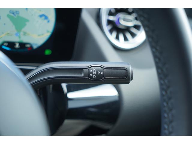 �`�s�Z���N�g���o�[�������G���N�g���j�b�N�R�����V�t�g���̗p���X�e�A�����O�z�C�[���̉E���ɔz�u���ꂽ���^���o�[�ŃV�t�g�`�F���W�����邱�Ƃ��ł��܂���