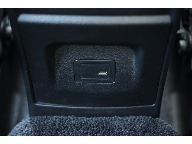 �[�d�p�P�[�u���ڑ��\�P�b�g�������X�}�z��Q�[���@�ȂǏ[�d���邱�Ƃ��ł��܂����^�C�v�b�Ή��ł���