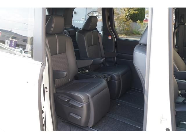 ノア ハイブリッドS-Z トヨタチームメイト モデリスタ 快適利便PKG 10.5インチディスプレー 13.2インチ後席モニター DVD デジタルインナーミラー パノラミックビュー ブラインドスポット ユニバーサルステップ(16枚目)