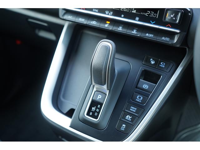 ノア ハイブリッドS-Z トヨタチームメイト モデリスタ 快適利便PKG 10.5インチディスプレー 13.2インチ後席モニター DVD デジタルインナーミラー パノラミックビュー ブラインドスポット ユニバーサルステップ(24枚目)