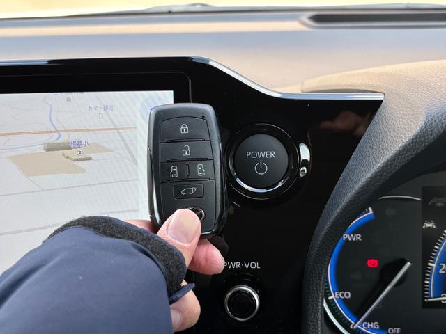 ノア ハイブリッドS-Z トヨタチームメイト モデリスタ 快適利便PKG 10.5インチディスプレー 13.2インチ後席モニター DVD デジタルインナーミラー パノラミックビュー ブラインドスポット ユニバーサルステップ(29枚目)