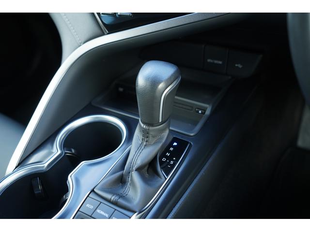 �`�s�V�t�g���o�[�������^�]�ȂƏ���Ȃ̊Ԃɔz�u����Ă���A���R�Ȏ�̈ʒu�ő���ł���悤�ɐ݌v����Ă���A�^�]���ł����K���X���[�Y�ȑ�������邱�Ƃ��ł��܂���