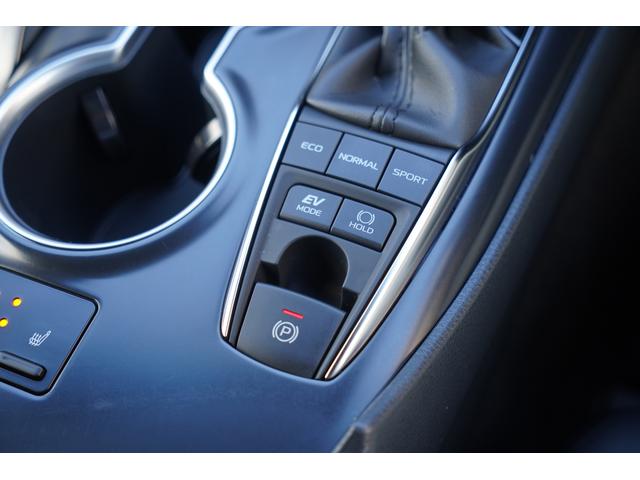 �h���C�u���[�h�ؑփX�C�b�`�E�d�u���[�h�X�C�b�`�E�I�[�g�z�[���h�X�C�b�`�E�d���p�[�L���O�u���[�L�������X�C�b�`���삾���ŊȒP�Ƀu���[�L��������邽�߁A���쐫�ƈ��S�������サ�Ă��܂���