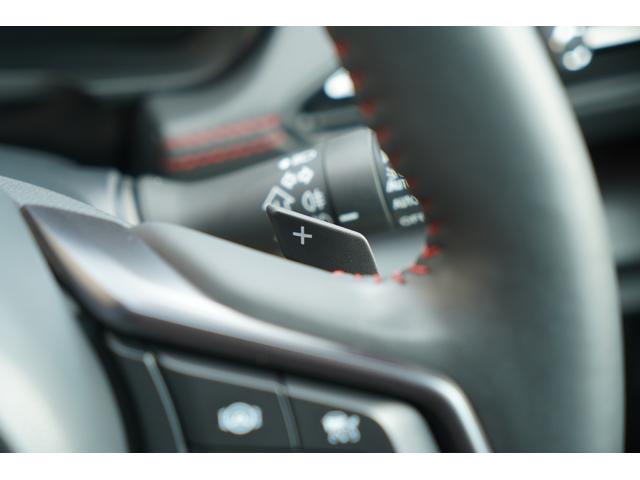 �p�h���V�t�g�������n���h���ɂ��Ă���p�h���Ŏ蓮�ŃM�A�`�F���W�ł��A�n���h�����������܂܃V�t�g�A�b�v�E�_�E������ł��A�l�s�Ԃ̂悤�ȑ��슴���키���Ƃ��ł��܂���