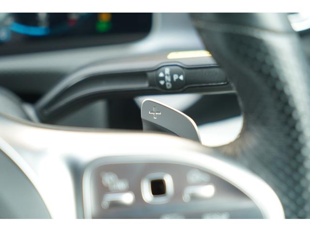 �p�h���V�t�g�������n���h���ɂ��Ă���p�h���Ŏ蓮�ŃM�A�`�F���W�ł��A�n���h�����������܂܃V�t�g�A�b�v�E�_�E�����삪�ł���̂ŁA�}�j���A���Ԃ̂悤�ȑ��슴���키���Ƃ��ł��܂���