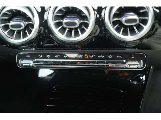 ���삪�ȒP�ȍ��E�Ɨ����I�[�g�G�A�R���������^�]�ȑ��Ə���ȑ��ł��ꂼ��Ɨ����ĉ��x�ݒ肪�ł���@�\���^�]�ȑ��͉��x���߂ɁA����ȑ��͍��߂ɂƂ��ꂼ��̉��K���ɍ��킹�Đݒ�ł��܂���