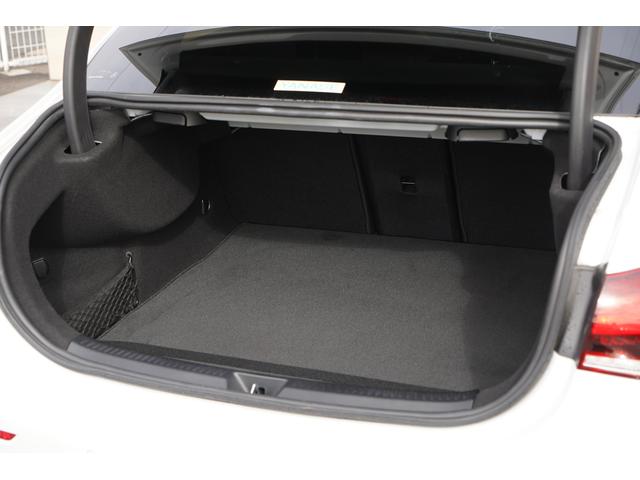 �ύڃX�y�[�X���\���Ɋm�ۂ��ꂽ�g�����N���[�����Z�_���^�C�v�̂��߉��s��������A�J������r�I�L�߂Ŏg���₷���݌v�ł���