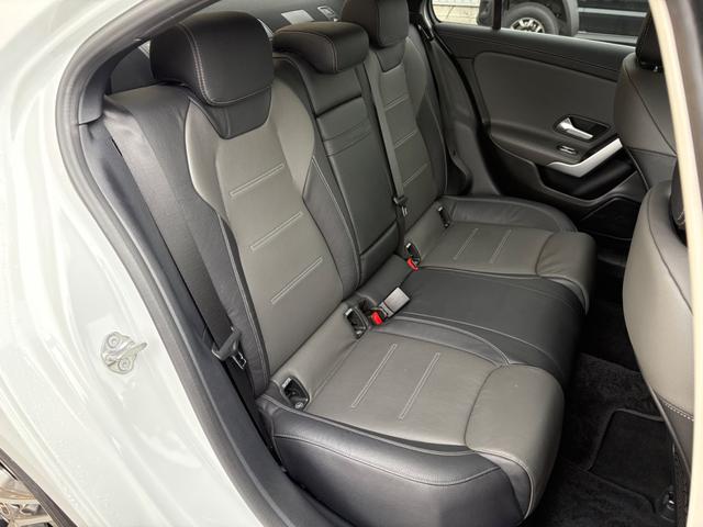 �`�h�r���莑�i���擾�������ЃX�^�b�t�ƁA��O�ҋ@�ւ̓��{�����ԍ��苦��̃v���̊Ӓ�m�ɂ���ĎԂ̏�Ԃ��_�u���`�F�b�N���Ă���܂���