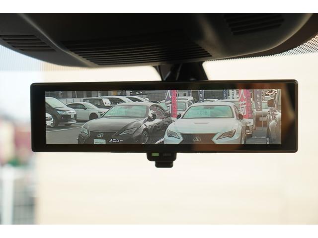 �C���e���W�F���g���[���~���[�������ԗ�����̃J�������烊�A���^�C���ŉf�����f���o���Ă���܂����ו��ȂǂŎ��E���Ղ��邱�ƂȂ��A�N���A�Ȍ�����E���m�ۂł��܂���