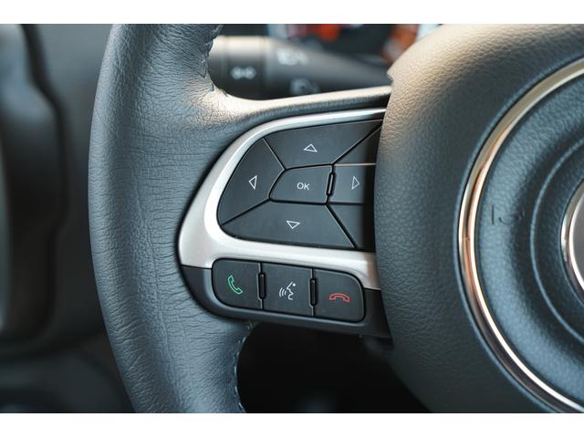 �X�e�A�����O�X�C�b�`���������s���Ɏ�𗣂����Ɋe�푀�삪�ł���悤�ɐ݌v���ꂽ�A���@�\�ȃR���g���[���@�\�ł���