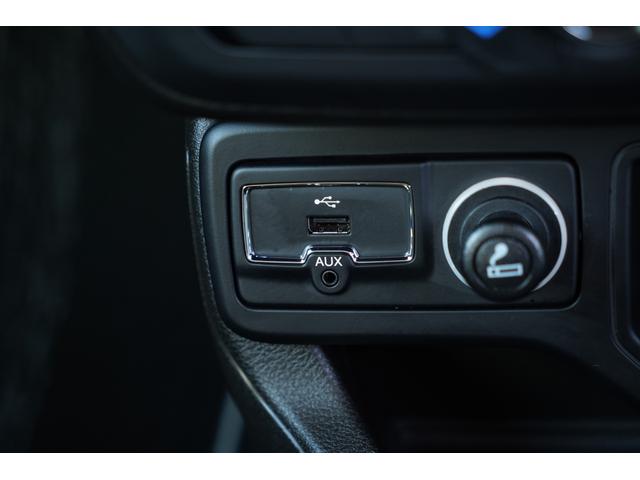 �t�r�a�E�`�t�w�ڑ��\�P�b�g�������t�r�a�ł̓X�}�z��ڑ����Ă`���������b�����o��������`�������������`���������g�����Ƃ��ł��܂����`�t�w�ł̓~���[�W�b�N�v���[���[��ڑ����ĉ��y�Ȃǂ��y���ނ��Ƃ��ł��܂�