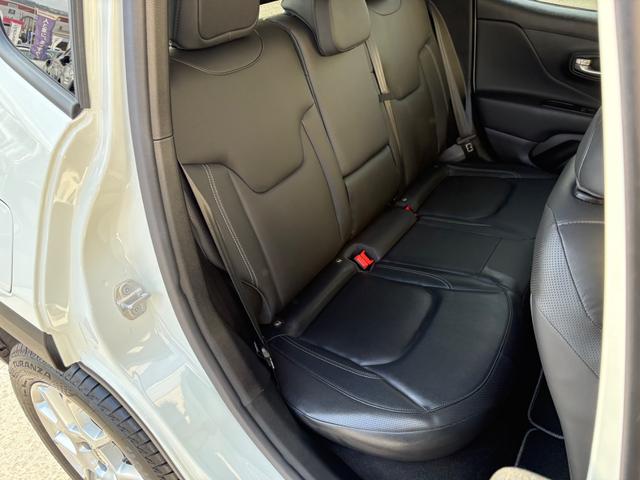 �`�h�r���莑�i���擾�������ЃX�^�b�t�ƁA��O�ҋ@�ւ̓��{�����ԍ��苦��̃v���̊Ӓ�m�ɂ���ĎԂ̏�Ԃ��_�u���`�F�b�N���Ă���܂���