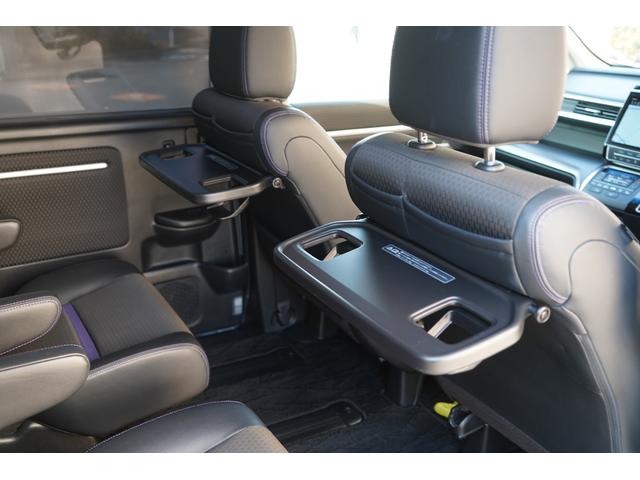 �V�[�g�o�b�N�e�[�u���������㕔���Ȃł̐H����A�^�u���b�g��X�}�z�ł̓��掋���A��ƂȂǂ�����ۂɎg�p�ł��܂��B