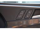 運転席には2名分シートポジションが登録できるメモリー機能付パワーシート装備☆番号を押すだけで、登録されたシートポジションに調整してくれます☆