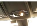 車内を明るく照らしてくれるLED照明装備☆天井中央部に設置され、乗降時や夜間の車内視認性を確保し、上質な車内空間を演出します☆
