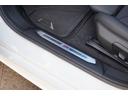 ロゴ入スカッフプレート装備☆車の乗り降りする際に、ステップに傷が入らないように保護してくれます☆