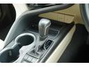 ATシフトレバー装備☆運転席と助手席の間に配置されており、自然な手の位置で操作できるように設計されており、運転中でも快適かつスムーズな操作をすることができます☆