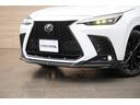 ＮＸ３５０ｈ　Ｆスポーツ　４ＷＤ　改良後モデル　パノラマルーフ　ＴＲＤエアロ　赤黒革　レクサスチームメイト　１４インチディスプレーオーディオ　パノラミックビュー　３眼ＬＥＤ　オレンジブレーキキャリパー　デジタルインナーミラー（17枚目）