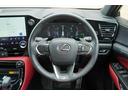 ＮＸ３５０ｈ　Ｆスポーツ　４ＷＤ　改良後モデル　パノラマルーフ　ＴＲＤエアロ　赤黒革　レクサスチームメイト　１４インチディスプレーオーディオ　パノラミックビュー　３眼ＬＥＤ　オレンジブレーキキャリパー　デジタルインナーミラー（23枚目）