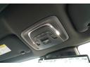 ルーフシェード開閉スイッチ装備☆車内を明るく照らしてくれるLED照明装備☆天井中央部に設置され、乗降時や夜間の車内視認性を確保し、上質な車内空間を演出します☆
