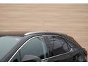 メーカーオプションのルーフレール装備☆ルーフキャリアを取付て荷物を積み込んだり、インテリアデザインにもアクセントを加えてくれるなど、機能性だけでなくデザイン製も兼ね備えたルーフレール☆