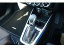 ATシフトレバー装備☆運転席と助手席の間に配置されており、自然な手の位置で操作できるように設計されており、運転中でも快適かつスムーズな操作をすることができます☆