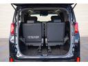 パワーバックドア装備☆積載スペースが十分に確保されたラゲージルーム☆サードシートを跳ね上げることでさらなるスペースを確保できます☆