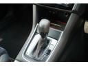 ＡＴシフトレバー装備☆運転席と助手席の間に配置されており、自然な手の位置で操作できるように設計されており、運転中でも快適かつスムーズな操作をすることができます☆