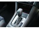ＡＴシフトレバー装備☆運転席と助手席の間に配置されており、自然な手の位置で操作できるように設計されており、運転中でも快適かつスムーズな操作をすることができます☆