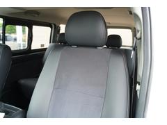 ヘッドレスト別体トリコット／合皮コンビシート装備☆通気性の良い布と、お手入れが簡単で高級感のある実用的かつスタイリッシュなシート☆ 4