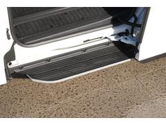 �᡼�������ץ�����˥С����륹�ƥåסʽ�����¦�����������饤�ɥɥ��γ��Ĥ�Ϣư���ƥ��ƥåפ�Ÿ������Ǽ���Ƥ�����ߥ��ݡ������������̤��饹�ƥåפޤǤι⤵���ޤ��뤳�Ȥǡ��¿����ƾ�ߤǤ��ޤ��� 5