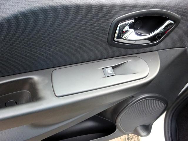 ルーテシア ゼン コンパクトハッチバック/ダウンサイジングターボ/5速マニュアル/Bluetoothオーディオ/前後ドライブレコーダー/ETC/カードキー/プッシュスタート/ガラスコーティング施工済/1年保証!(40枚目)