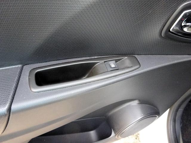 ルーテシア ゼン コンパクトハッチバック/ダウンサイジングターボ/5速マニュアル/Bluetoothオーディオ/前後ドライブレコーダー/ETC/カードキー/プッシュスタート/ガラスコーティング施工済/1年保証!(48枚目)