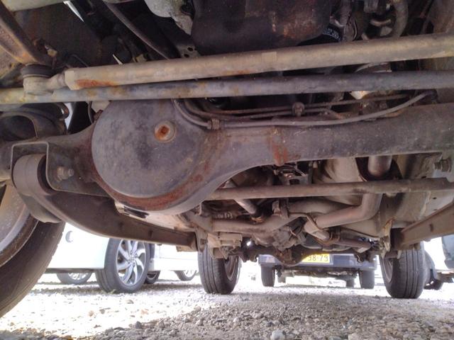 ジムニー ワイルドウインド　４ＷＤターボ　５速ＭＴ　１６インチアルミ　ハードケース付き背面タイヤ　シートヒーター　ミラーヒーター　フォグランプ　電格ミラー　ルーフレール（29枚目）