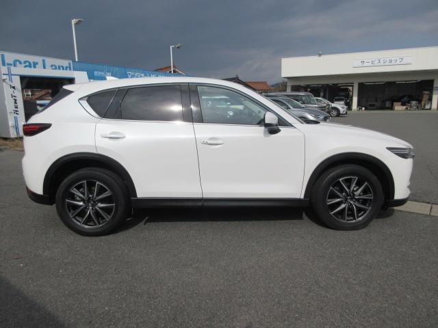 国家資格整備士が多数在籍中☆整備工場も併設しておりますので、オイル交換から点検・車検何でもご相談下さい♪