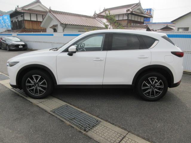 当店は常時６０台以上展示☆グループ合わせると２００台以上展示しております。軽自動車から大型車・外車まで豊富に展示しております。お気に入りのお車を一緒に見つけていきましょう♪