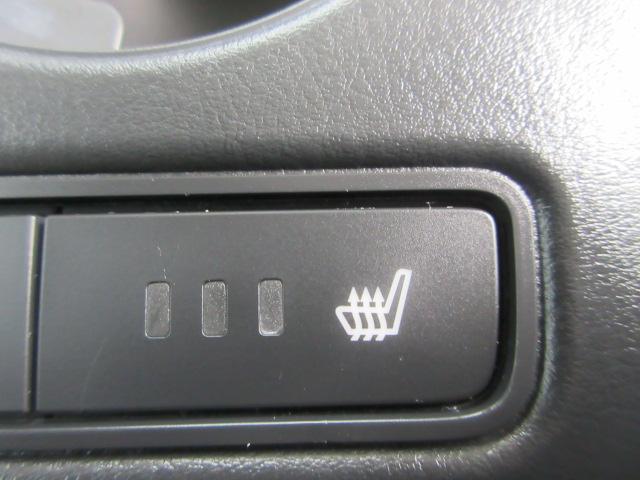 シートヒーター装備！座席の冷たい冬はシートヒーターが大活躍！特に冷え性の方、冬のドライブはちょっと・・・と思われている方、これで問題解決です！これで冷え込む季節でも快適なドライブが楽しめます！！