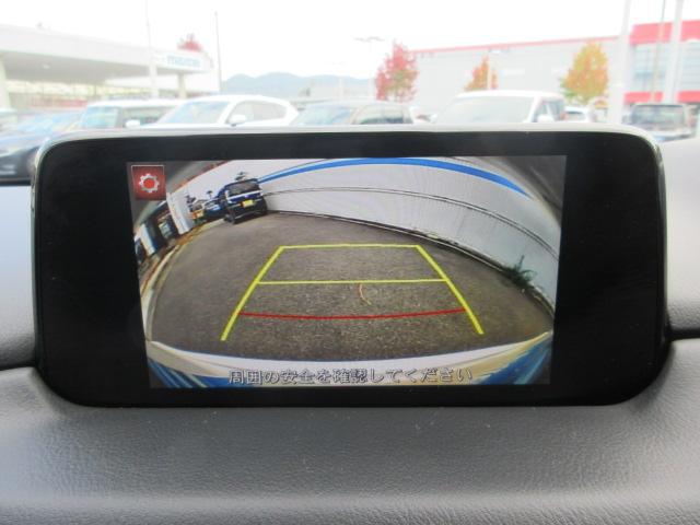 後方の安全確認や車庫入れなどにはやっぱりバックカメラが必要ですよね！車の大小に関わらず後方は非常に死角になりやすい場所です！この装備で安全確認もばっちりです！！