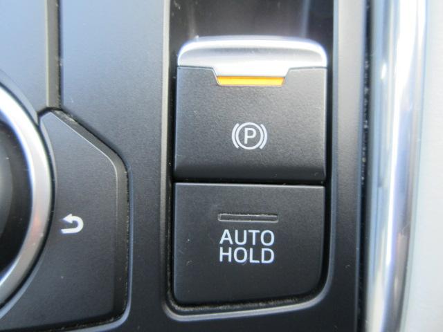 電動パーキング・オートホールドもついている為、信号が長いずっとブレーキ踏まないといけない…が解消されます！