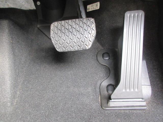 ペダル廻りです。