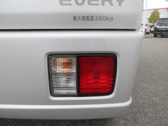 夜間の暗い道でも明るく照らしてくれます！夜間の薄暗い運転も安心して出来ますね♪