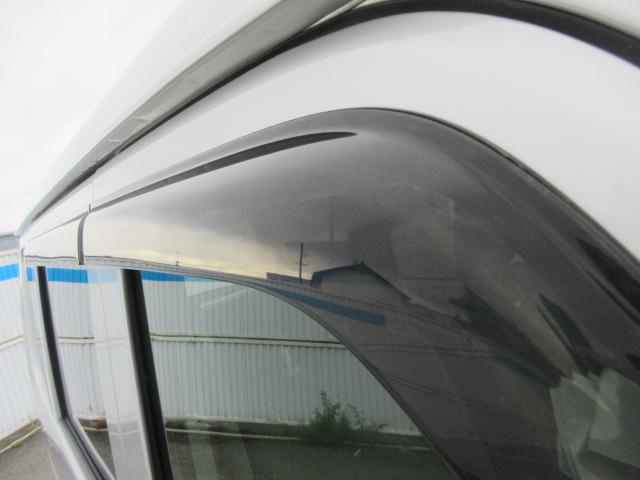 ドアバイザーついております。