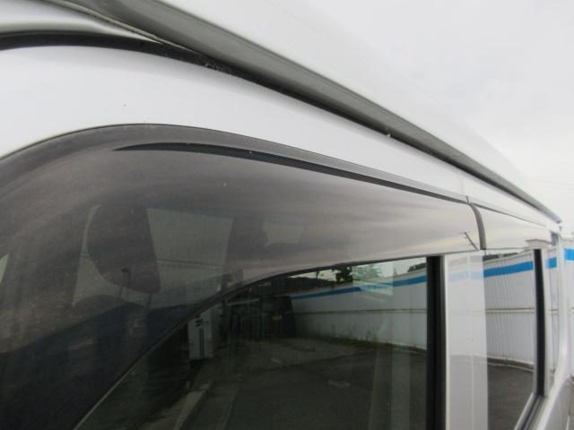 ドアバイザーついております。