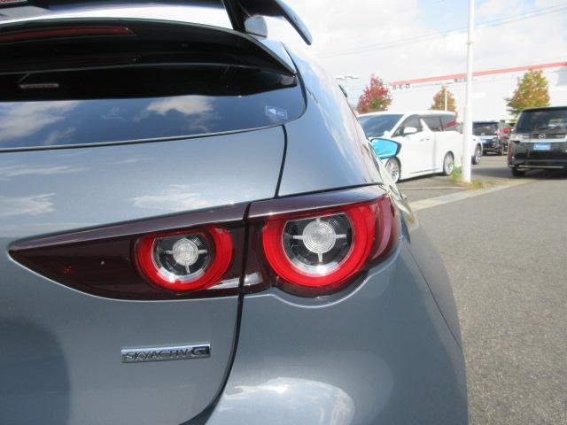 MAZDA3ファストバック 15Sツーリング 全方位モニター ETC CD・DVD ナビ TV ドライブレコーダー アルミホイール 電動パーキング スマートキー ドアバイザー ブルーミラー ウィンカー付きドアミラー アイドリングストップ PS(17枚目)