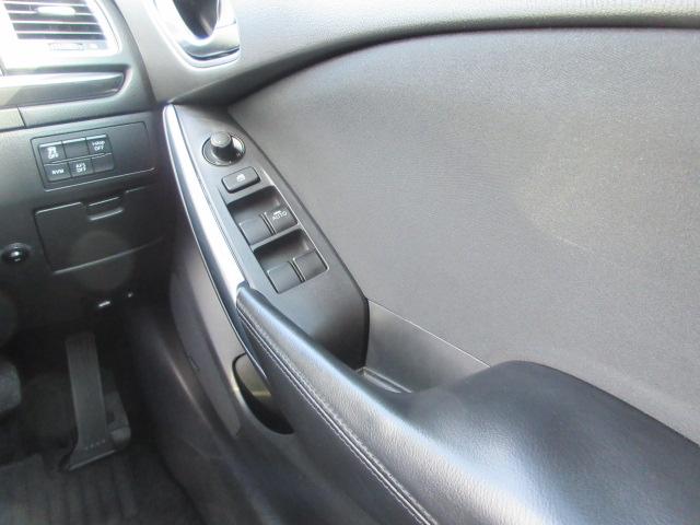 �h�A�̏��ɂ����[�X�y�[�X�ƃJ�b�v�z���_�[����������Ă��܂��B