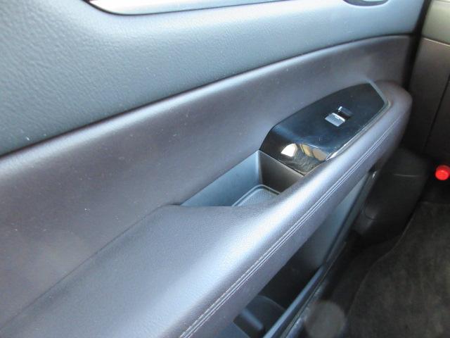 �h�A�̏��ɂ����[�X�y�[�X�ƃJ�b�v�z���_�[����������Ă��܂��B