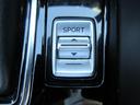 スポーツモードついております。坂道や高速道路で使うと便利です。