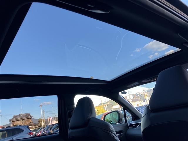 カローラクロス ハイブリッド　Ｚ　サンルーフ　バックカメラ　衝突被害軽減システム　ＥＴＣ　ＬＥＤヘッドランプ　ワンオーナー　フルエアロ　記録簿（18枚目）